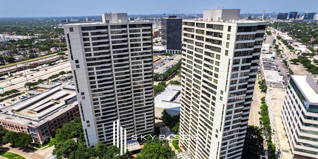 Greenway High-Rise Condos in Houston - 14 & 15 Greenway Plaza - Luxury Green Condos In Eado Houston