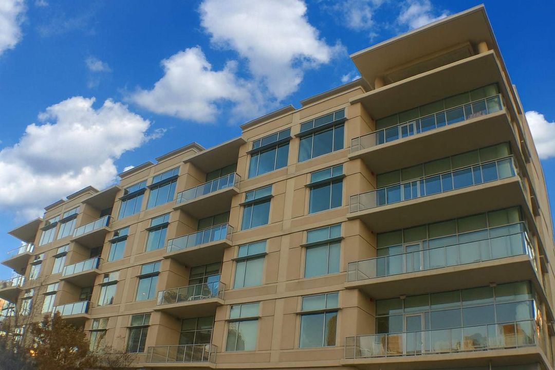 Parkside Condos in Dallas - 2025 Woodall Rodgers Freeway