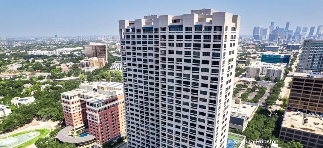 Stunning Houston High Rise Condos For Rent By Owner image