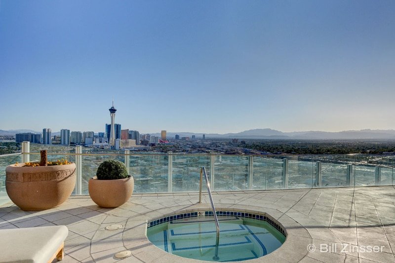 Newport Lofts Rooftop Hot Tub