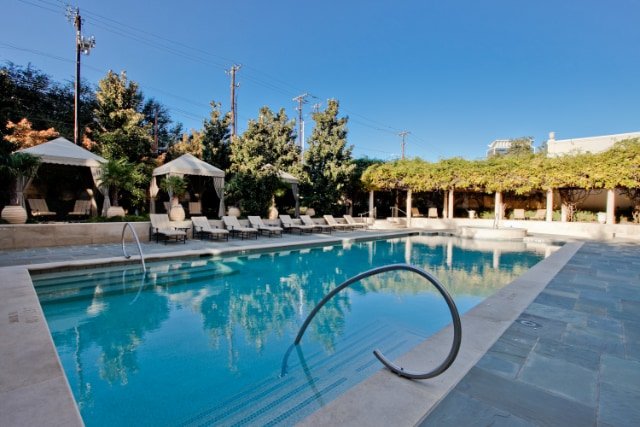 The Pool at Vendome Condos in Dallas